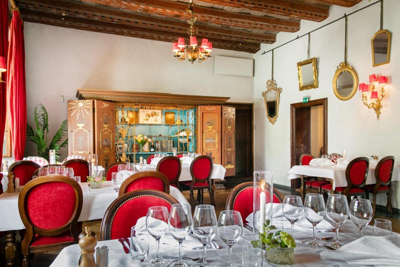 Haeringe Slott Hotel Musko Havsbad Bagian luar foto