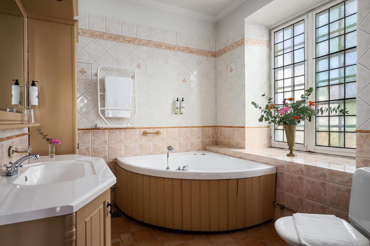 Haeringe Slott Hotel Musko Havsbad Bagian luar foto